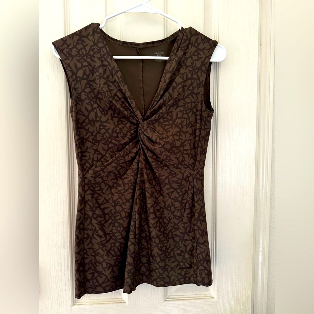 5 for $25 Patagonia top